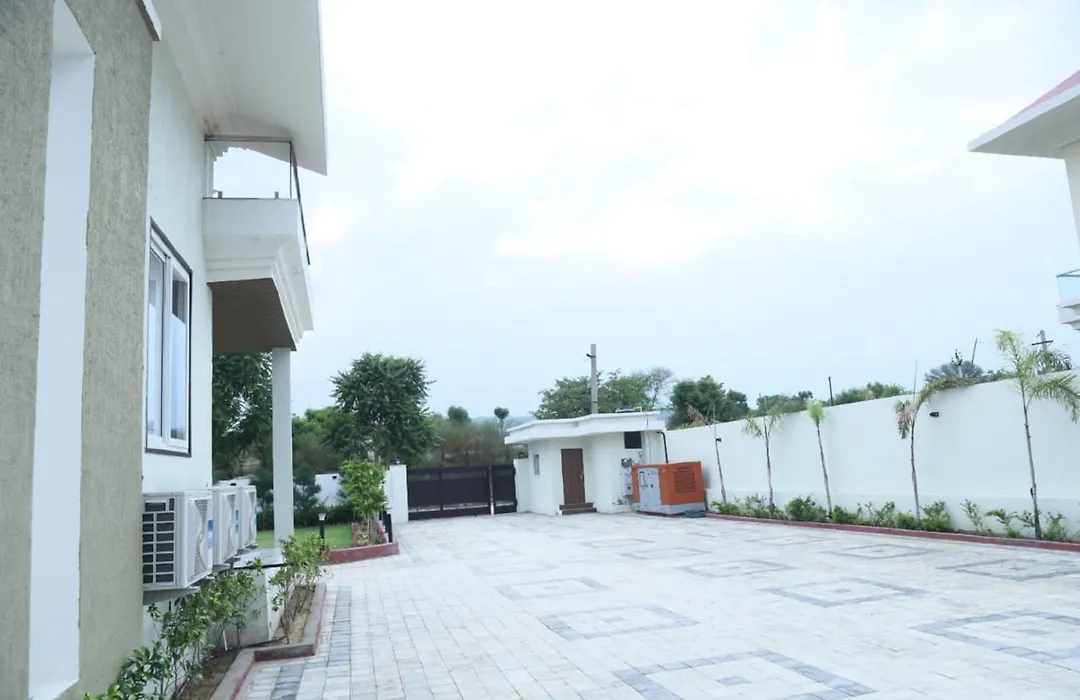 Raj Farms Luxury Villa And Private Pool Near Kukus-1